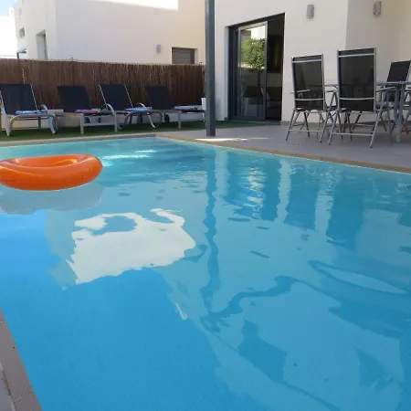 2 Bedrooms With Private Pool Enclosed Garden And Wifi At 8 Km Away From The